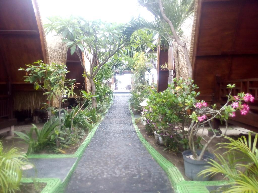 Coral Beach Pizza Cottages Гили Траванган Экстерьер фото